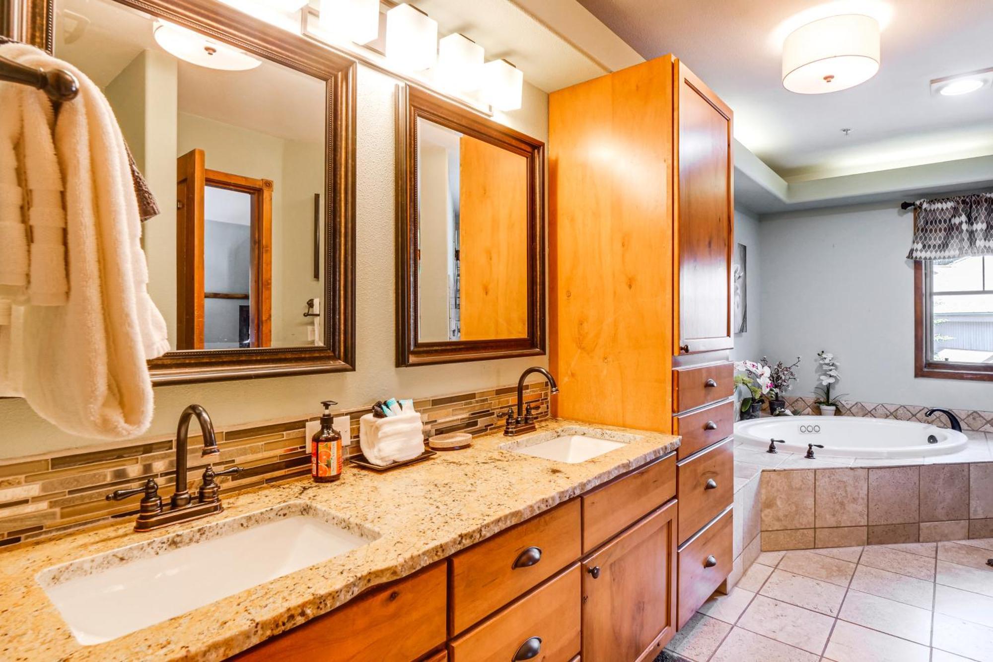 Breck Condo With Pool And Hot Tub Access Walk To Lift Breckenridge Dış mekan fotoğraf